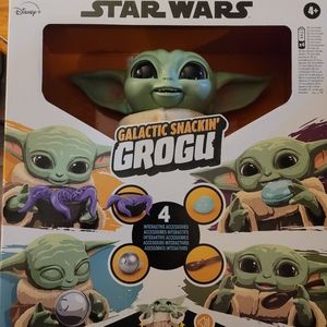 Star wars the mandalorian Galactic snackin' Grogu animatronic action figure